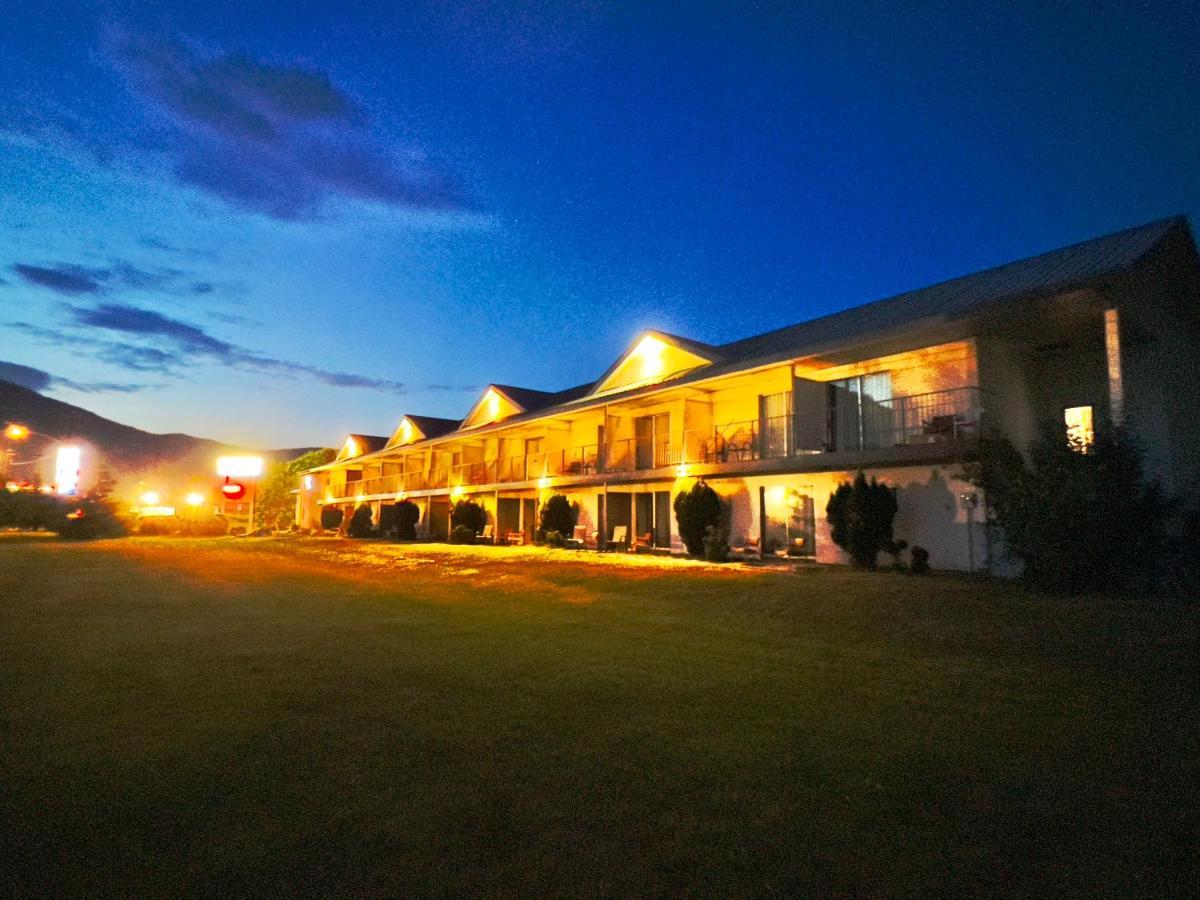 Monashee Motel Sicamous Exterior foto