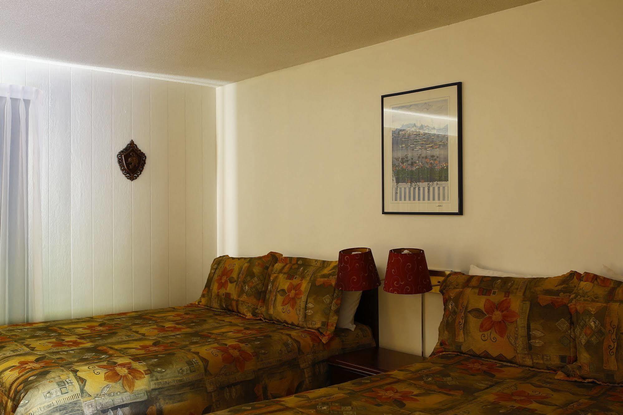Monashee Motel Sicamous Exterior foto