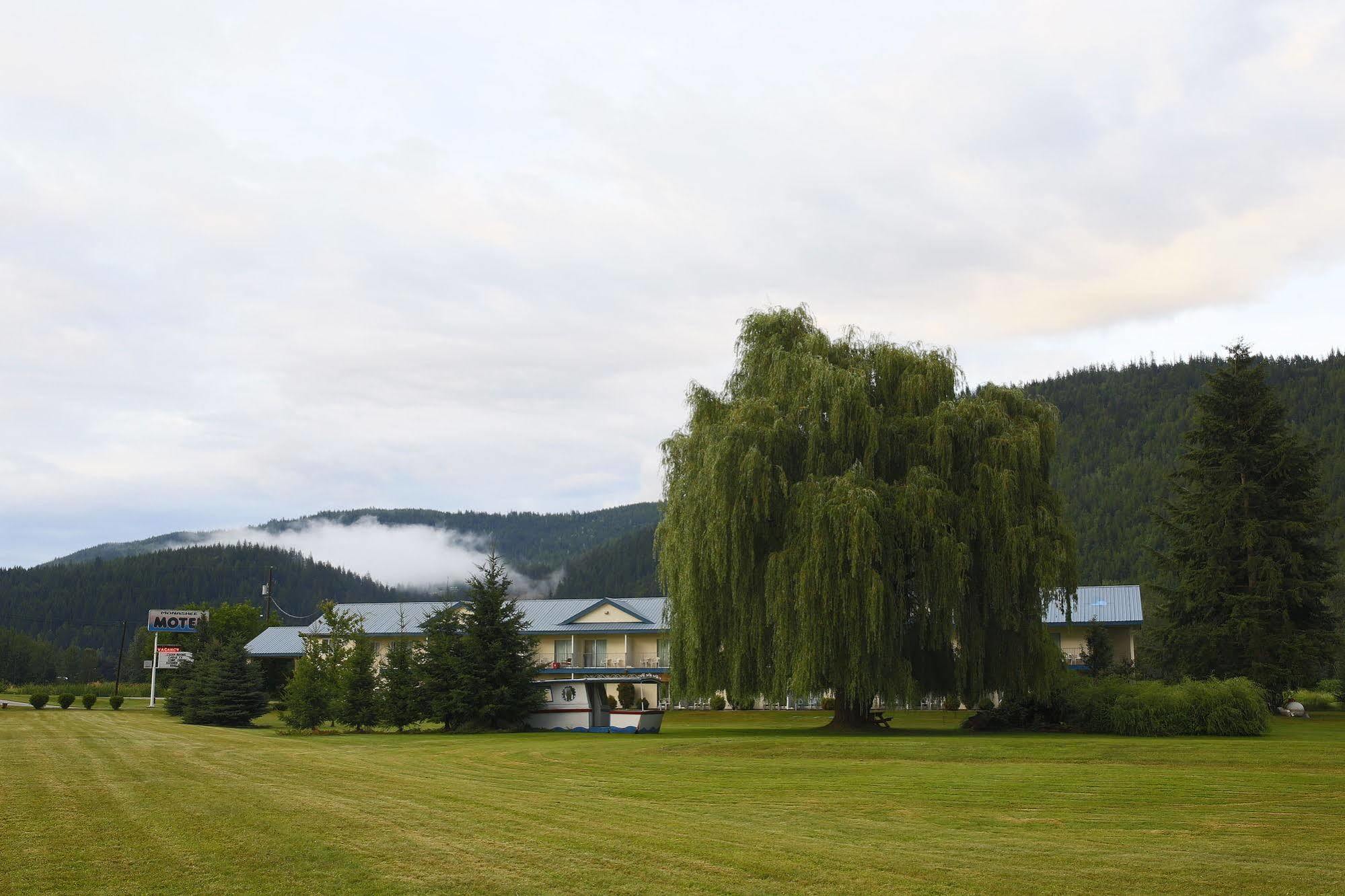 Monashee Motel Sicamous Exterior foto